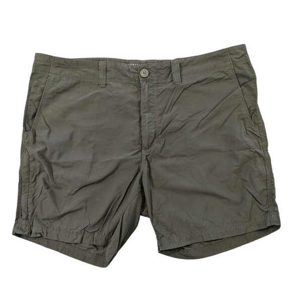 MOUNTAIN HARDWEAR Ripstop Shorts 38 100% Nylon Army Green 7" Inseam Outdoors - Picture 1 of 5